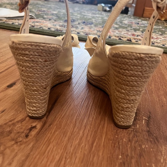 Prada patent leather wedges with bow detail, size 7.5 - Picture 5 of 14